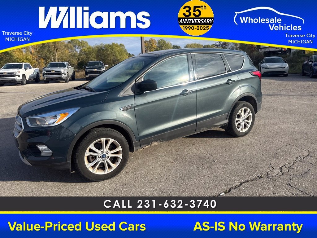 Used 2019  Ford SE image 3