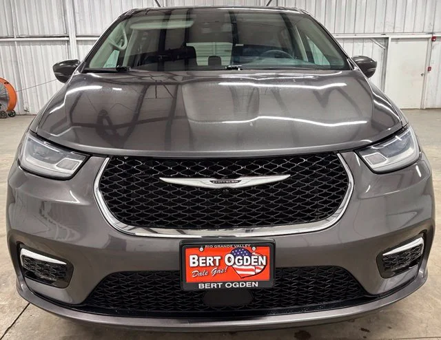 Used 2023 Gray Chrysler Touring L image 2