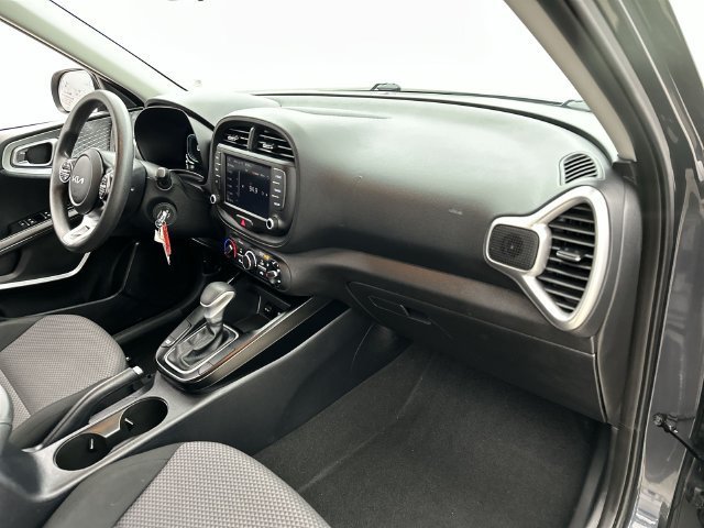 2024 Kia Soul LX - Photo 13