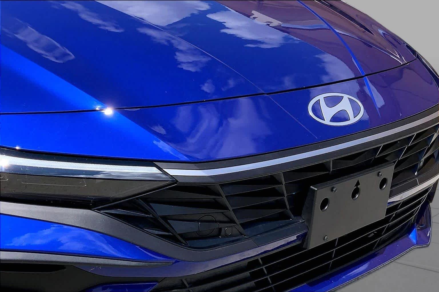 Used 2026 Intense Blue Hyundai SEL Sport image 31