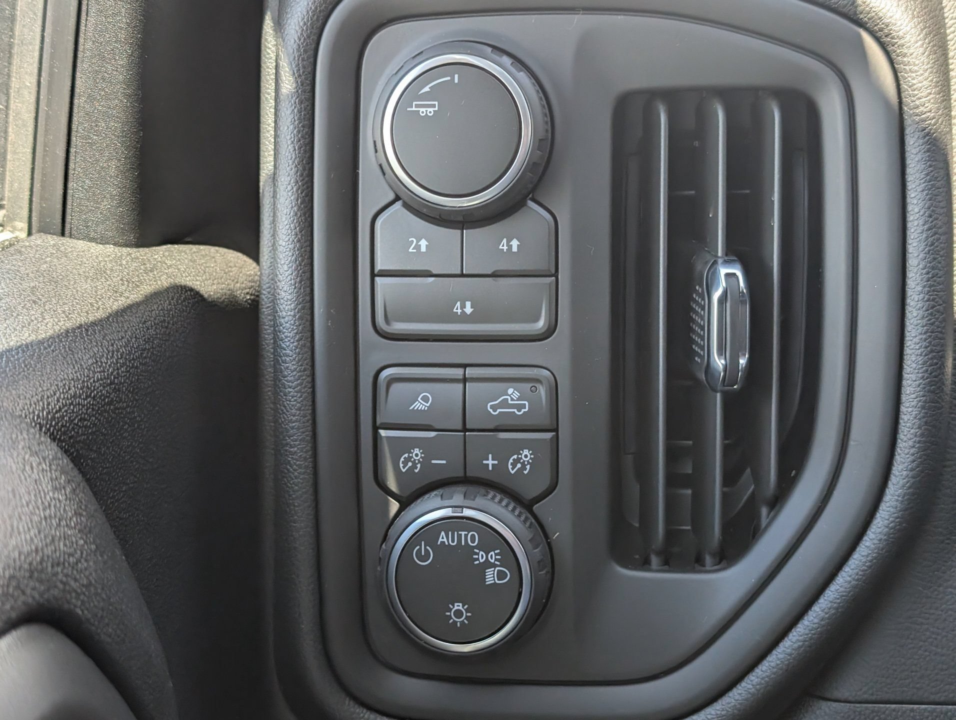 2026 Chevrolet Silverado 2500 HD Custom - Photo 24