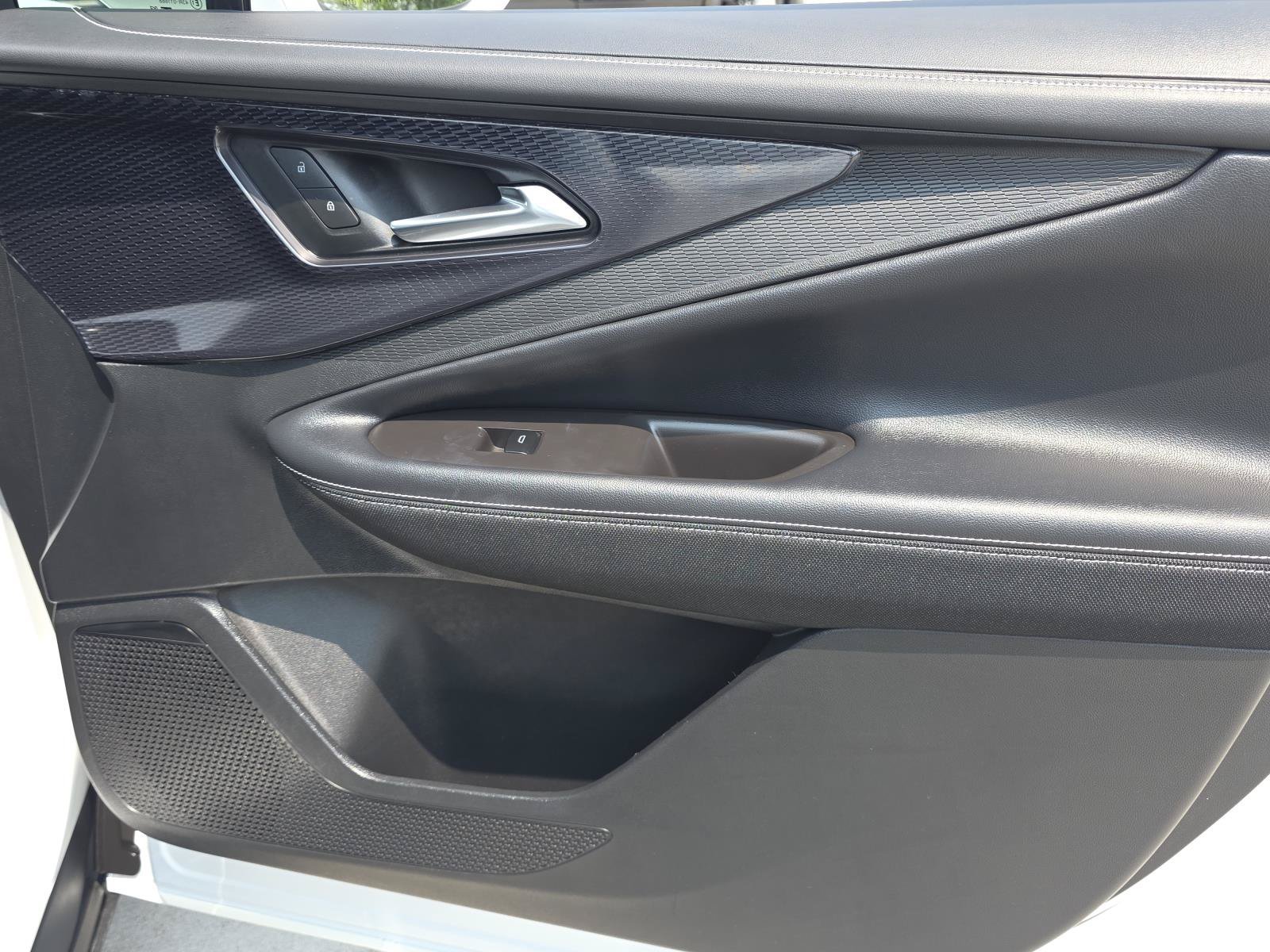 Used 2024 Summit White Chevrolet LT image 16