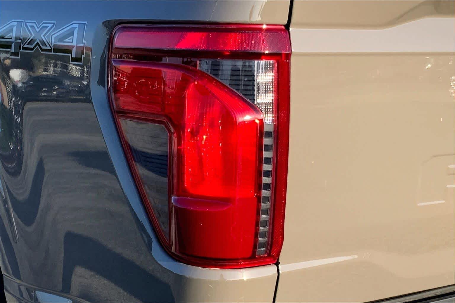 New 2026 Marsh Gray Ford XLT image 11