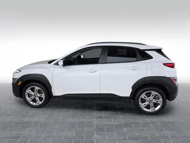 Used 2023 White Hyundai SEL image 6