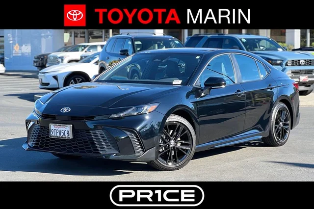 2025 Toyota Camry SE