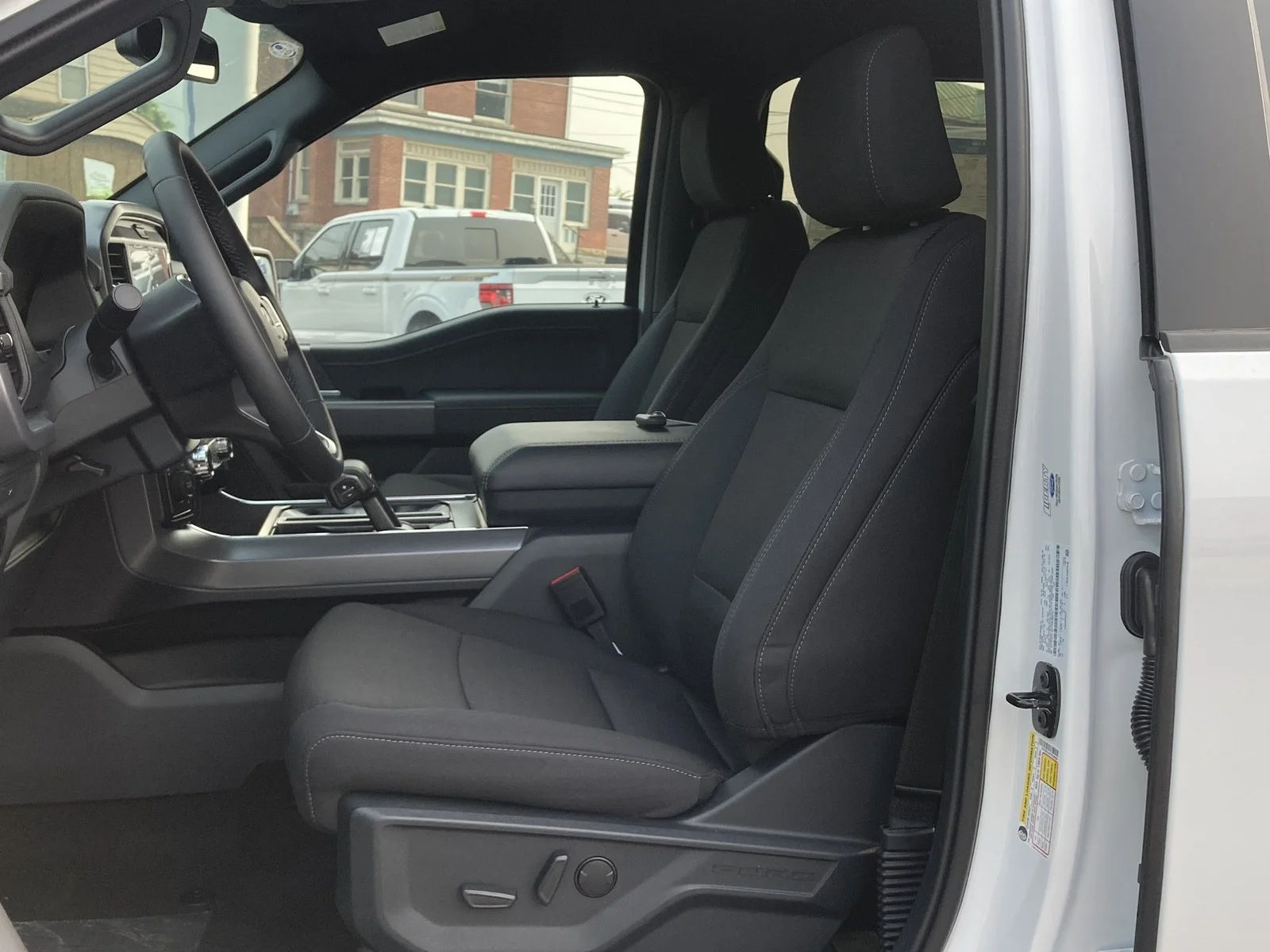 New 2026 Oxford White Ford XLT image 24