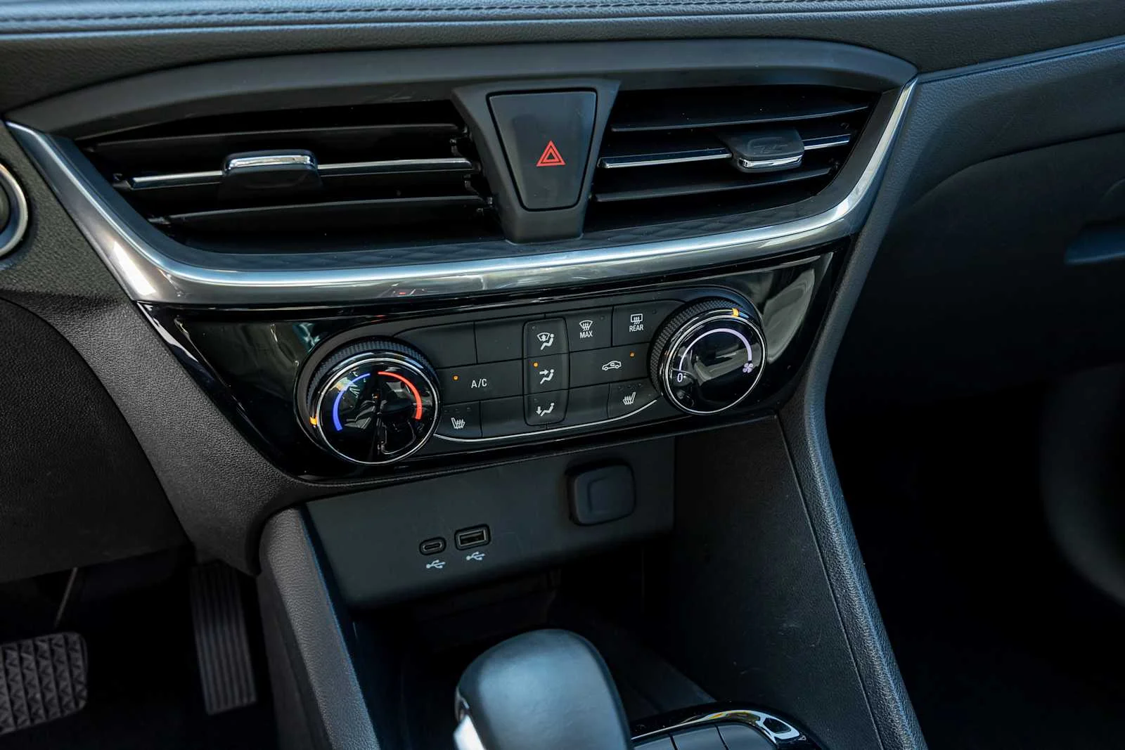 Used 2024 Summit White Buick Sport Touring image 20