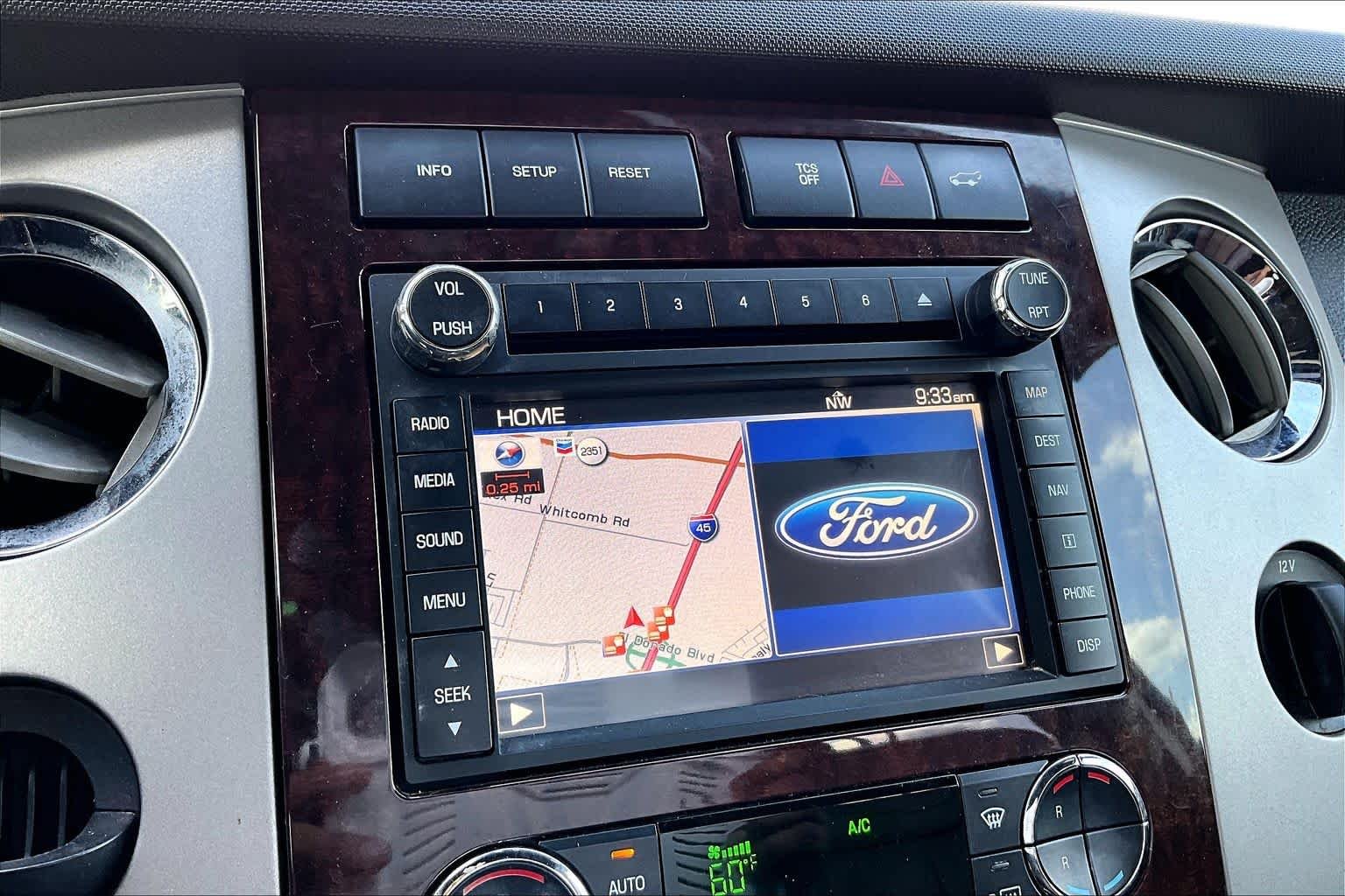 Used 2013 White Platinum Metallic Tri-Coat Ford King Ranch image 34