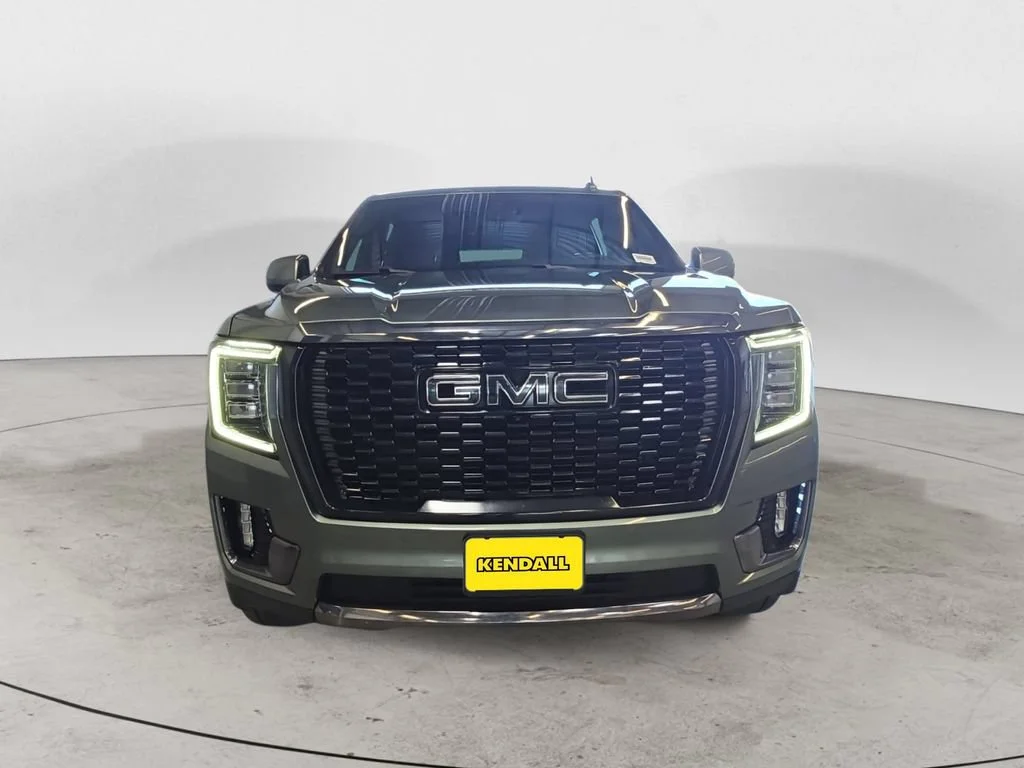 Used 2023 FROSTED PINE METALLIC GMC Denali Ultimate image 3