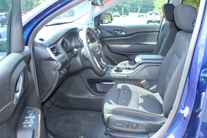 Certified Used 2023 Ultra Blue Metallic GMC SLE image 13