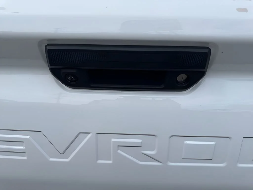 Used 2025 Summit White Chevrolet Z71 image 34