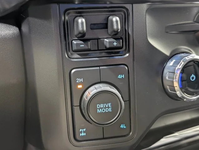 New 2026 Oxford White Ford F-250® Lariat® image 44