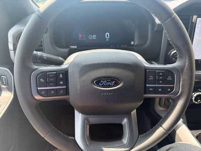 New 2026 Oxford White Ford XLT image 42