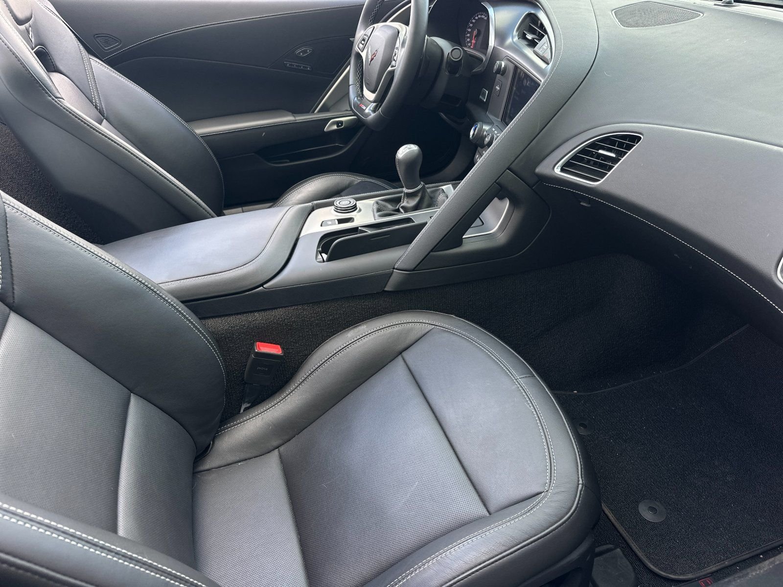 Used 2016 Arctic White Chevrolet Z06 image 13