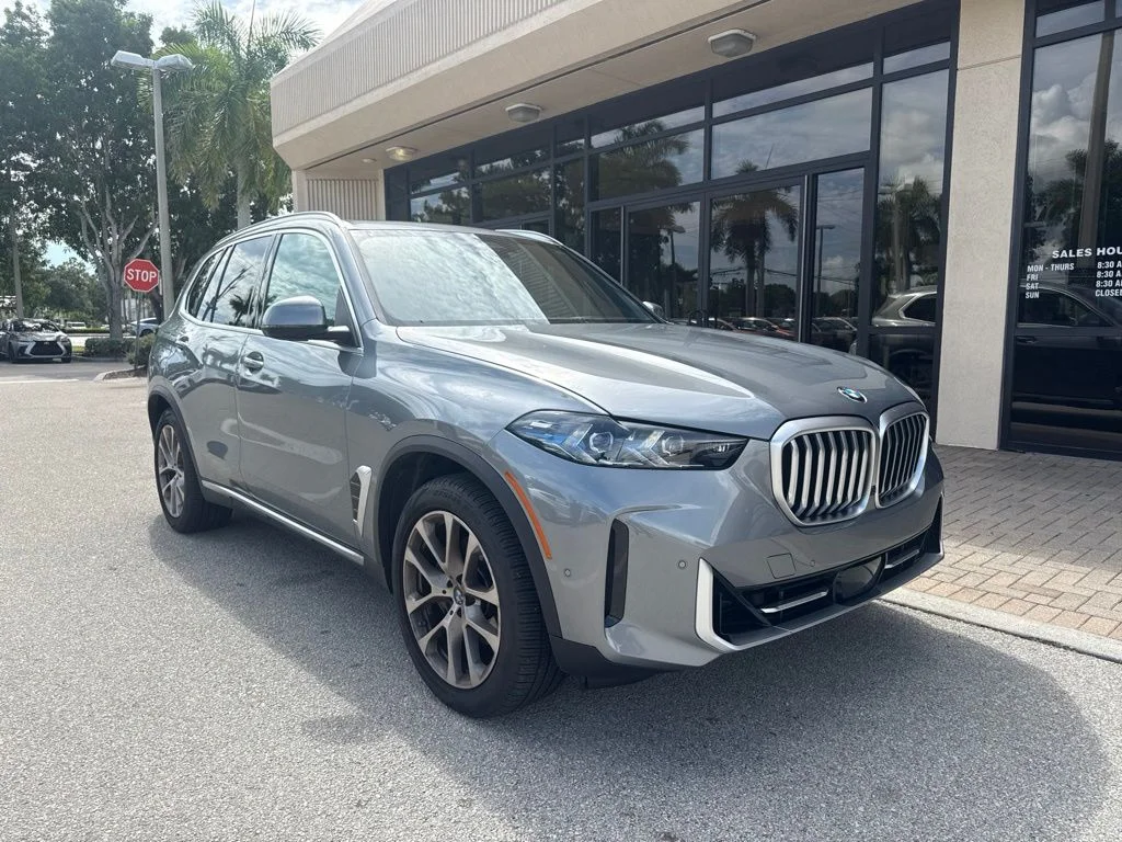 Used 2024 Gray BMW sDrive40i image 1
