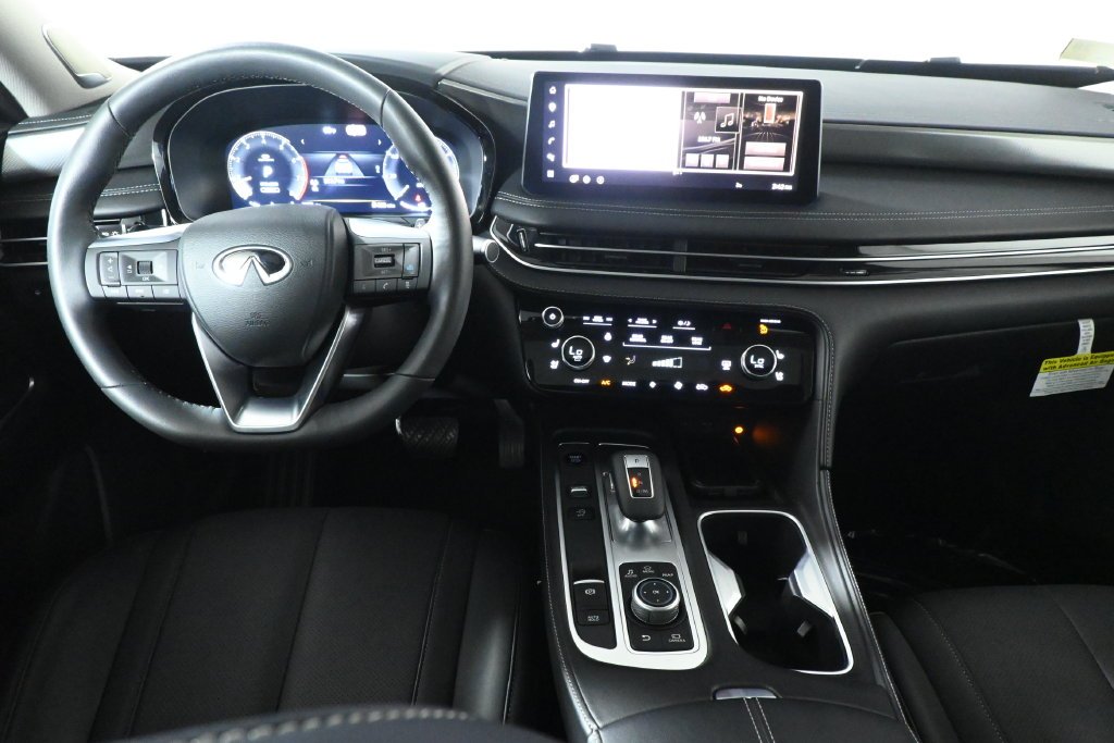Certified Used 2026  INFINITI LUXE image 16