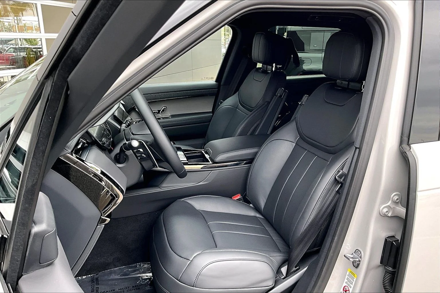 New 2026 Borasco Grey Land Rover SE image 9