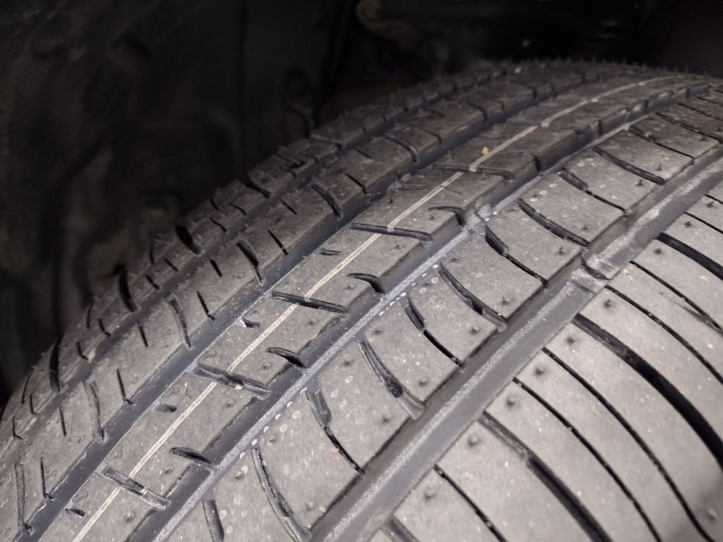 Used 2019 Khaki Subaru 2.0i Limited image 6
