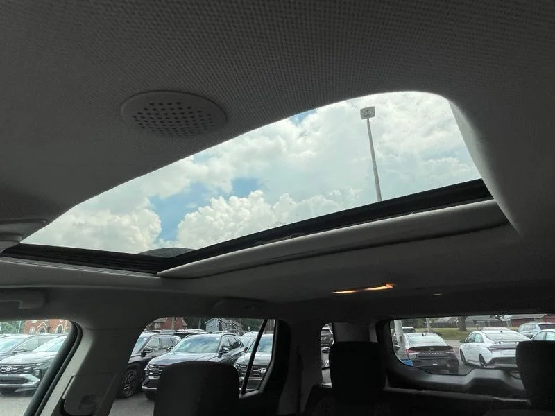 Used 2011 Gold GMC SLE-2 image 11