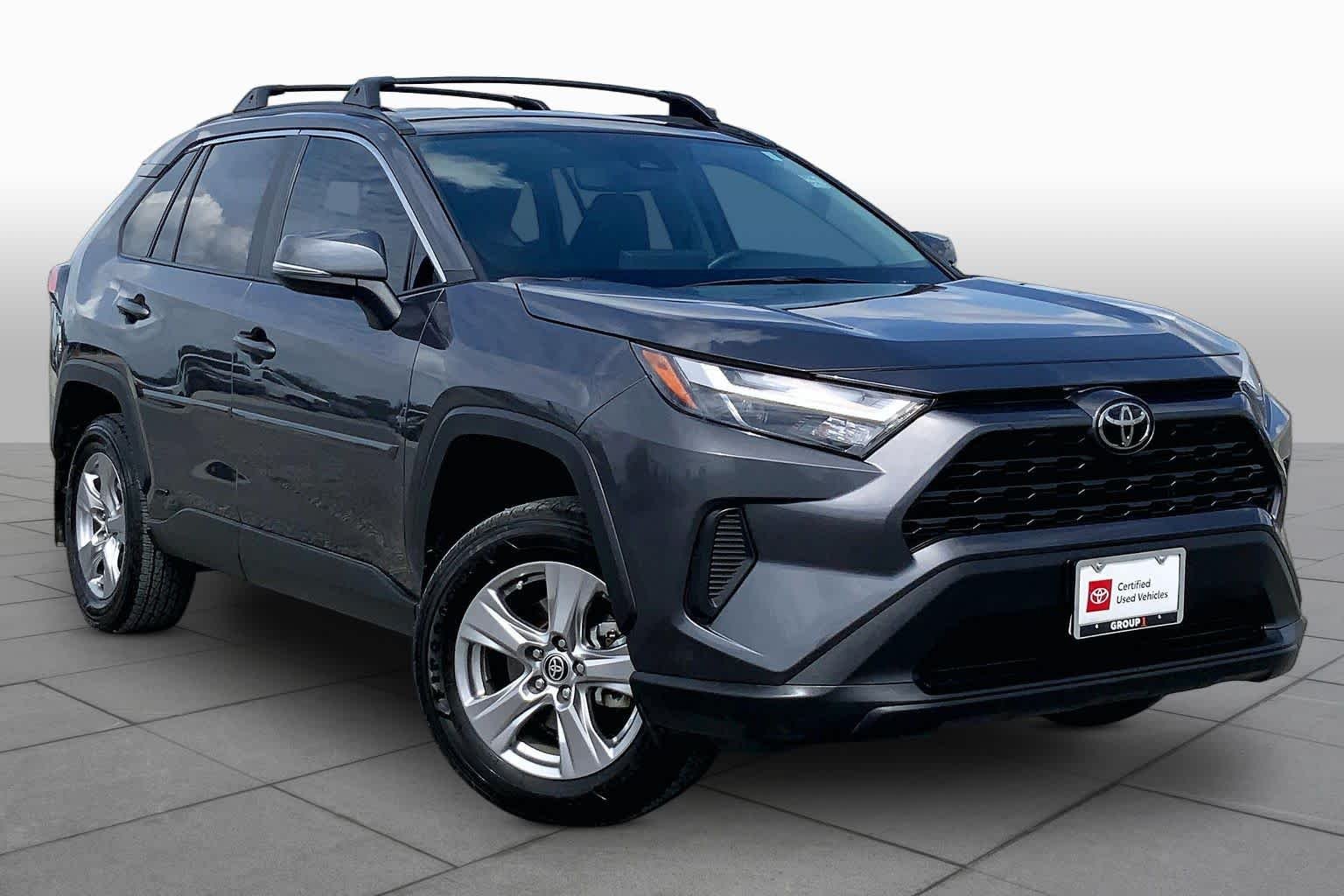 Used 2025 Magnetic Gray Metallic Toyota Hybrid XLE image 3