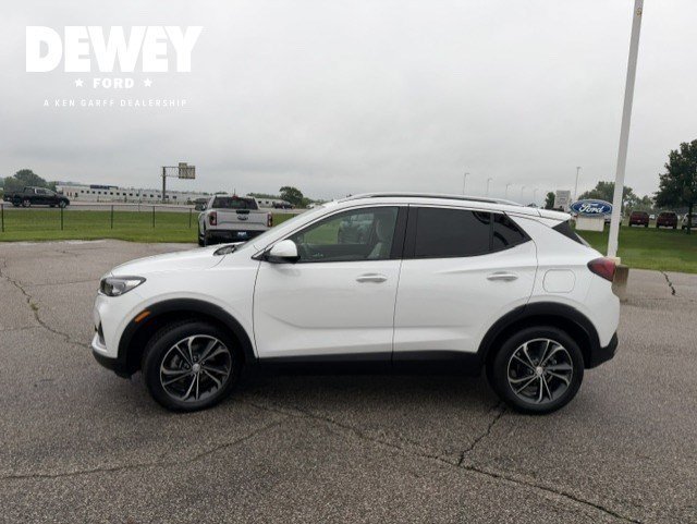 Used 2022 Summit White Buick Select image 4