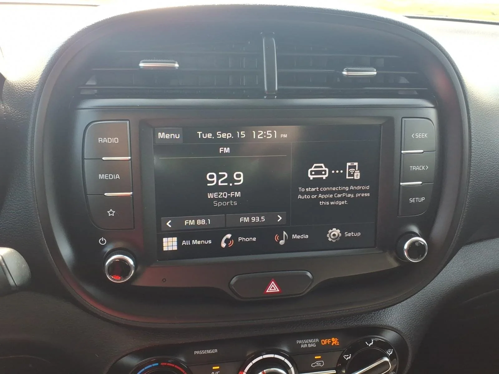 Used 2024 Snow White Pearl Kia LX image 21