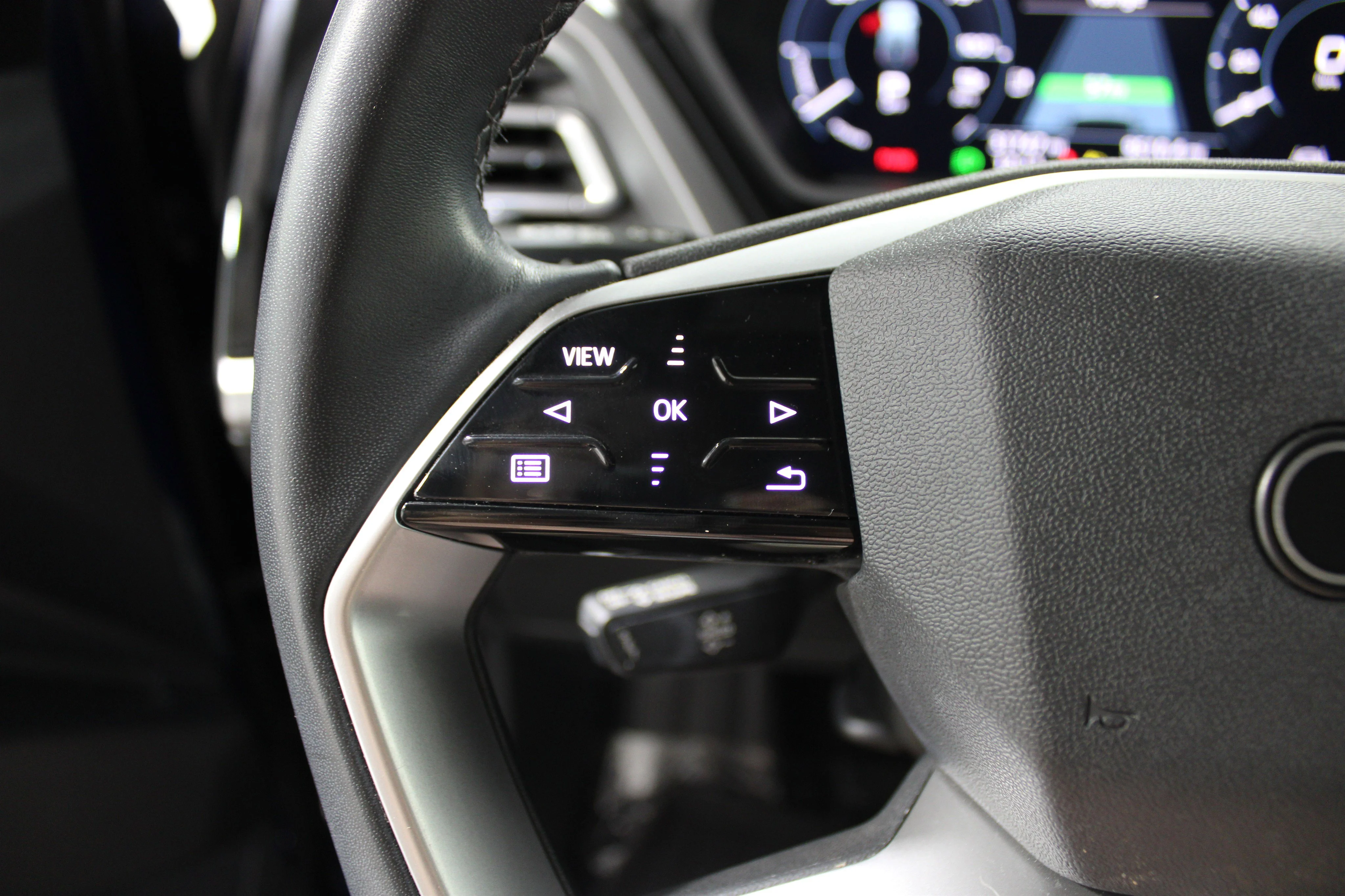 2023 Audi Q4 e-tron Premium - Photo 10