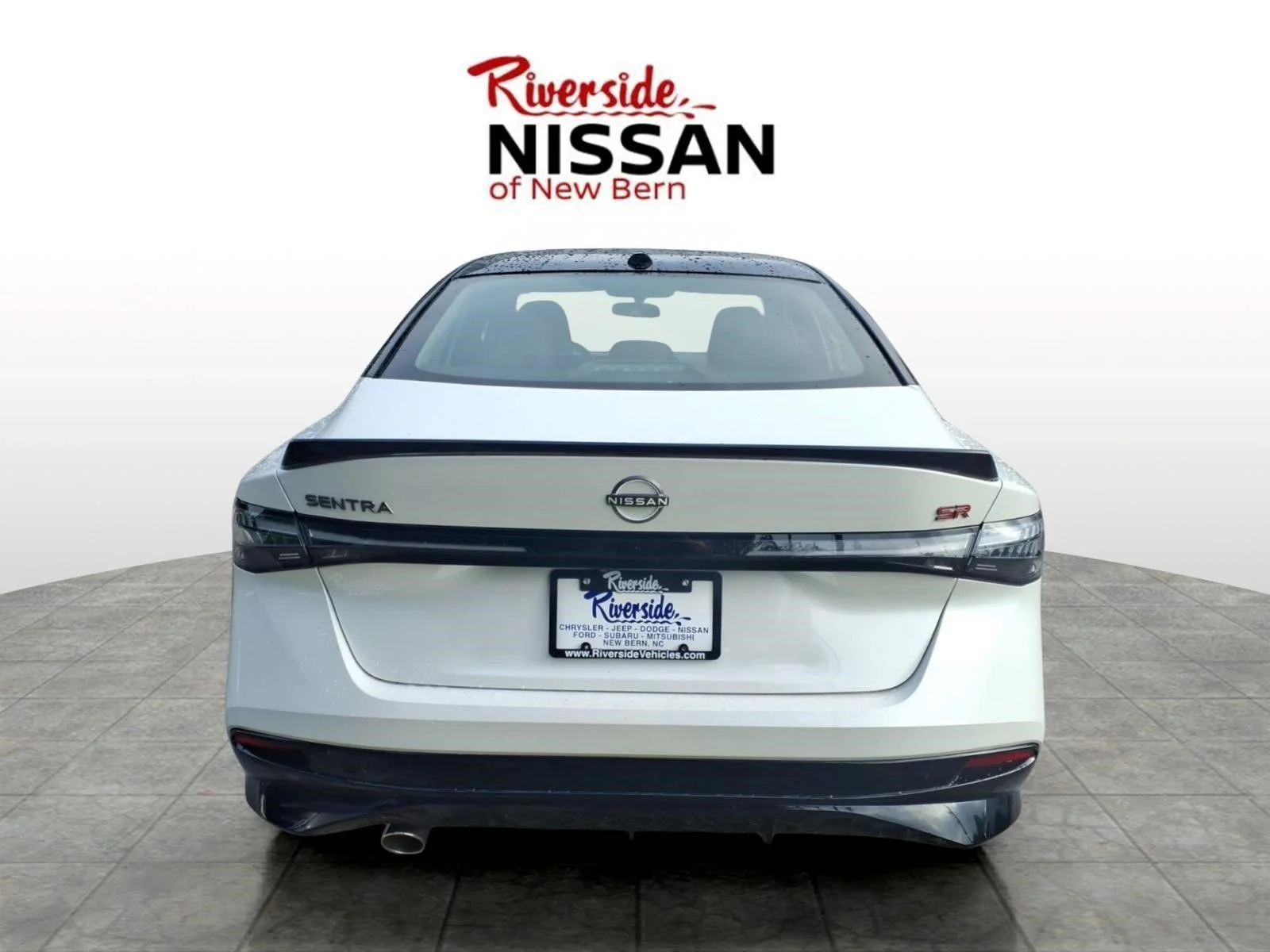 New 2026 Aspen White TriCoat / Super Black Two-tone Nissan SR image 2