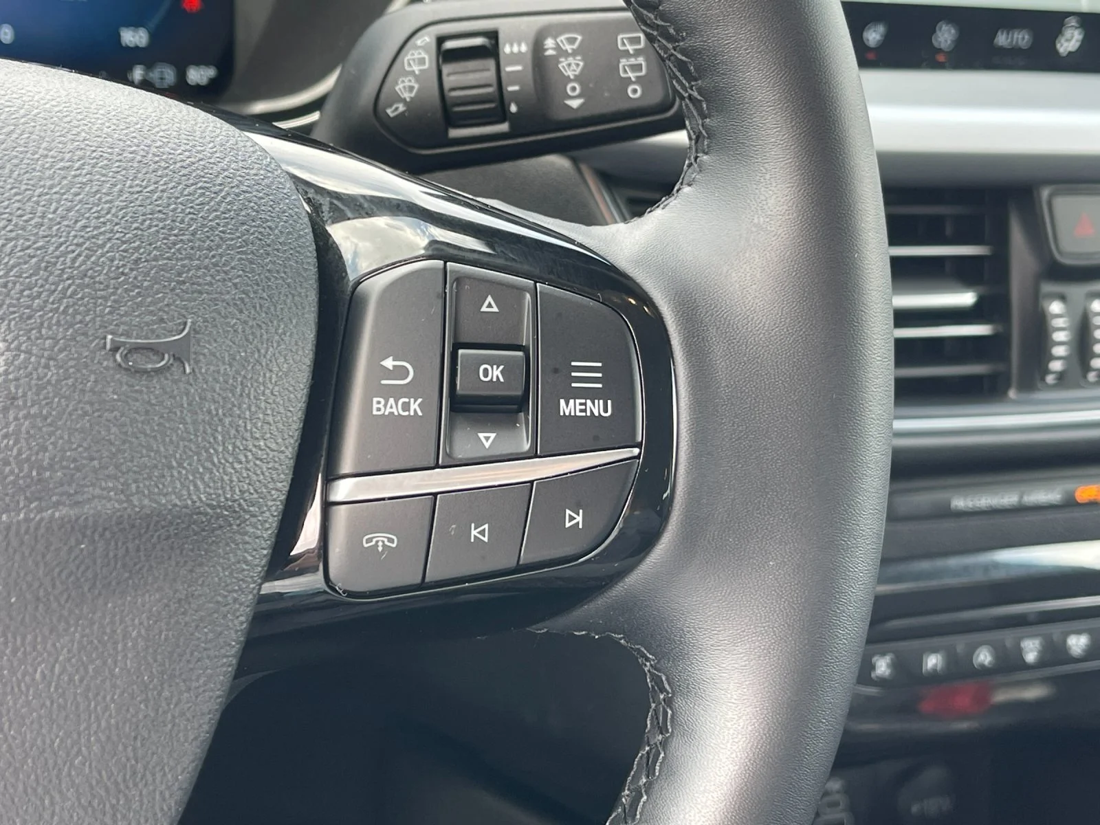 Used 2024  Ford Platinum image 28