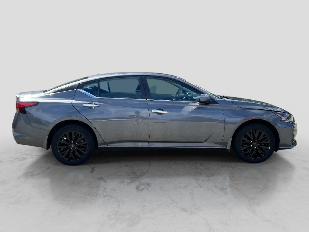 Used 2025 Gray Nissan 2.5 SV image 6