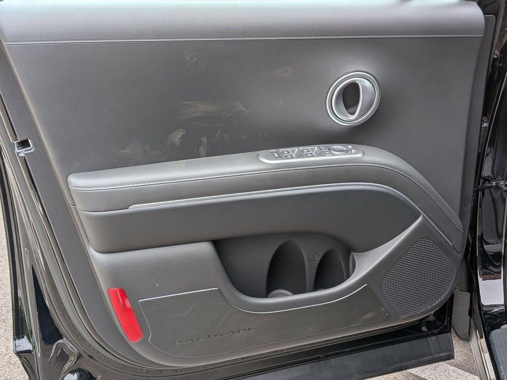New 2026 Black Hyundai SEL 8P image 12