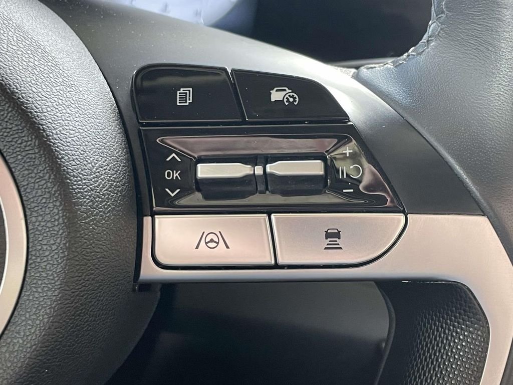 Certified Used 2025 White Hyundai SEL Convenience image 21
