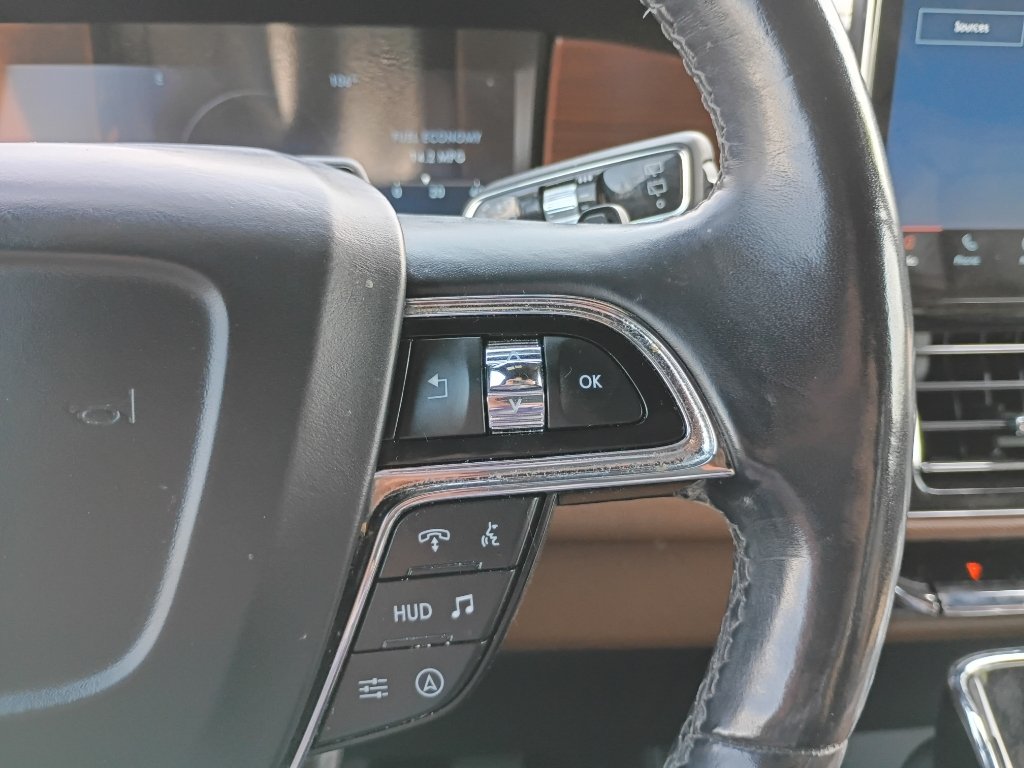 Used 2022 Ocean Drive Blue Metallic Tinted Clearcoat Lincoln Reserve image 28