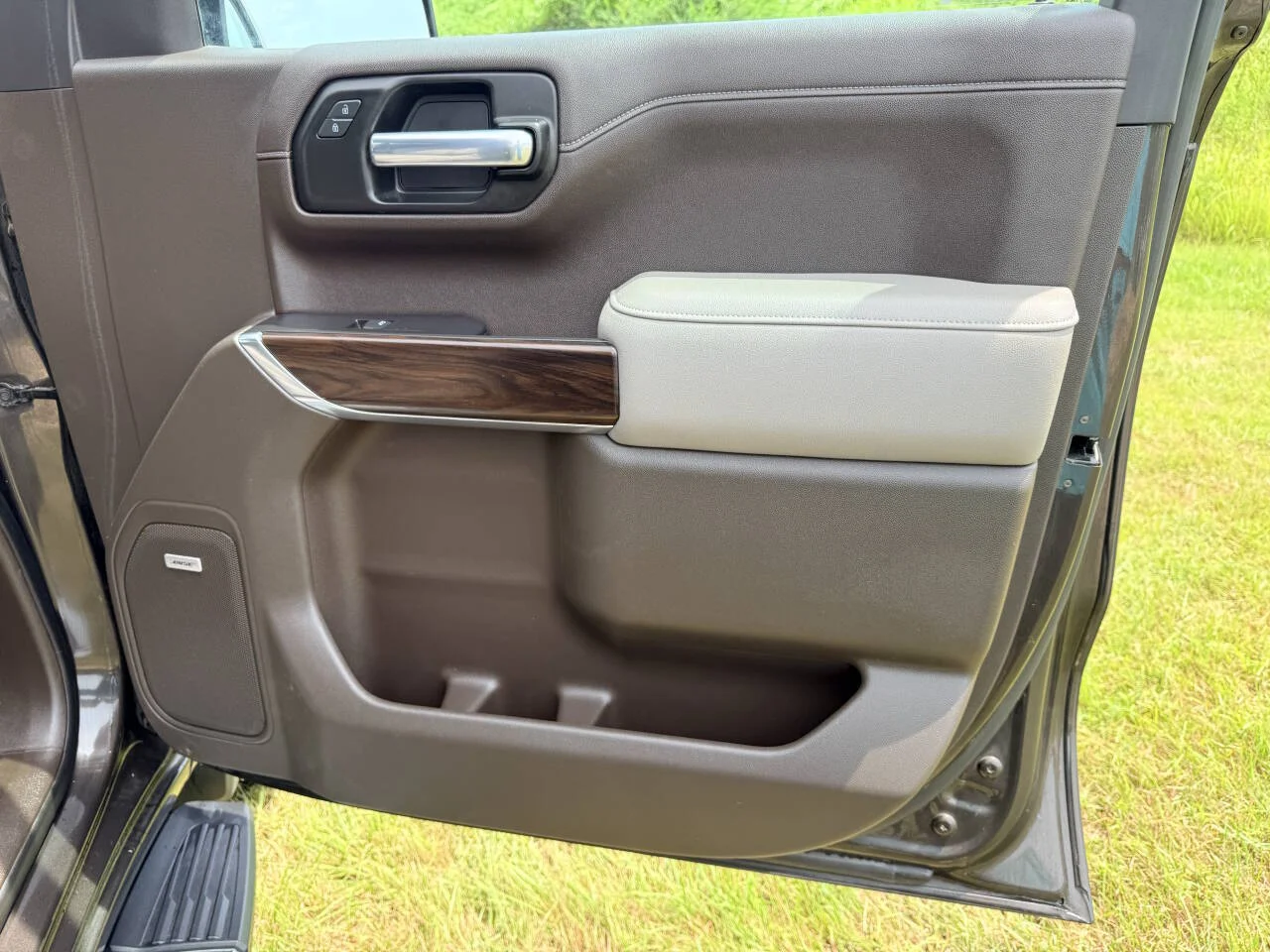 Used 2021 Pewter GMC SLT 4x2 4dr Crew Cab 5.8 ft. SB image 30
