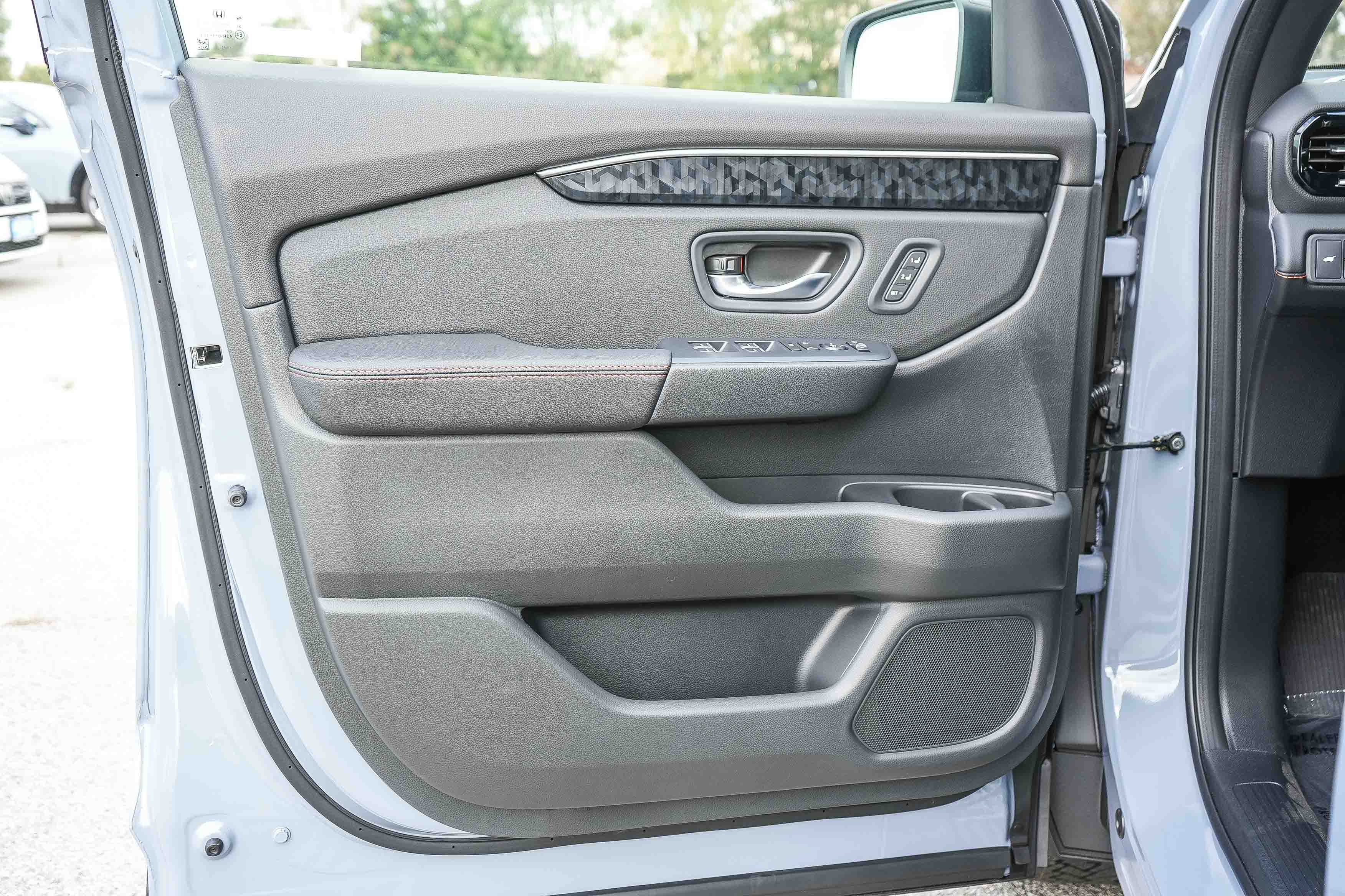 New 2026 Sonic Gray Pearl Honda TrailSport Elite Blackout image 24