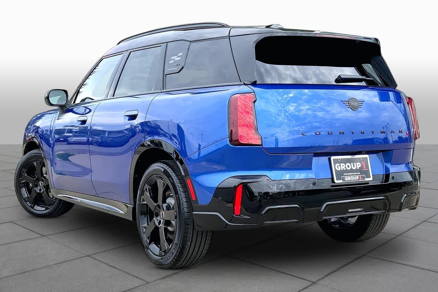 New 2027 Blazing Blue Metallic MINI Iconic image 12