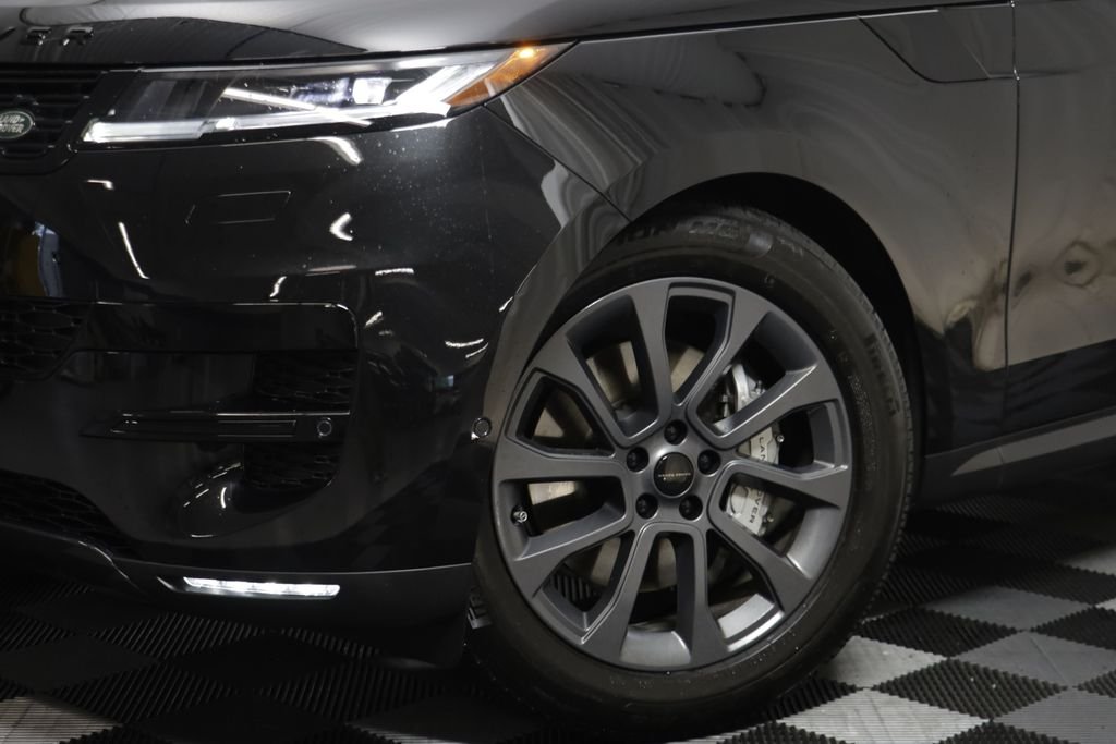 Certified Used 2026 Black Land Rover SE image 3