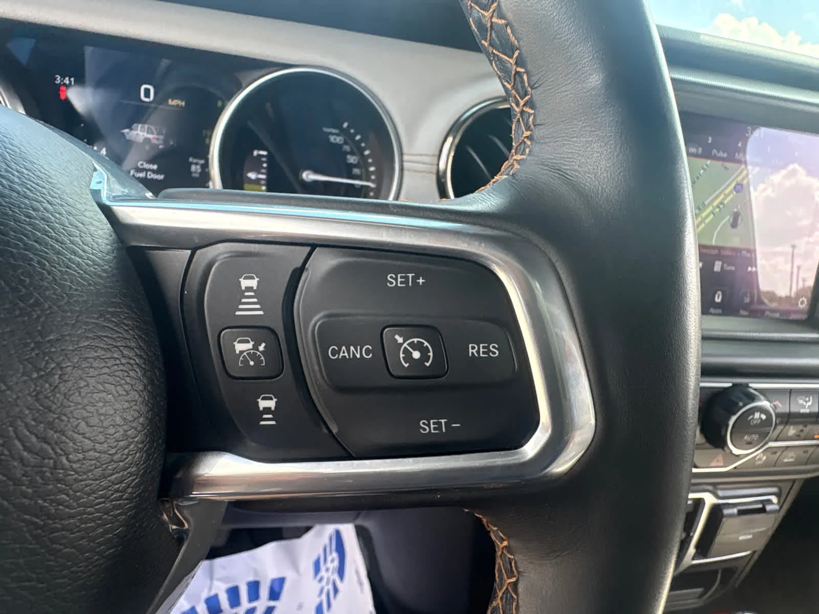 Used 2022 Hydro Blue Pearlcoat Jeep Unlimited Sahara High Altitude image 24