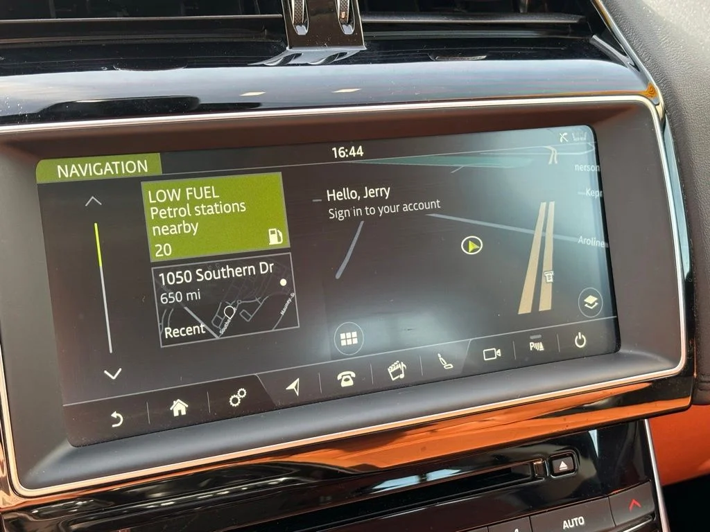 Used 2018  Jaguar 35t Portfolio Limited Edition image 37