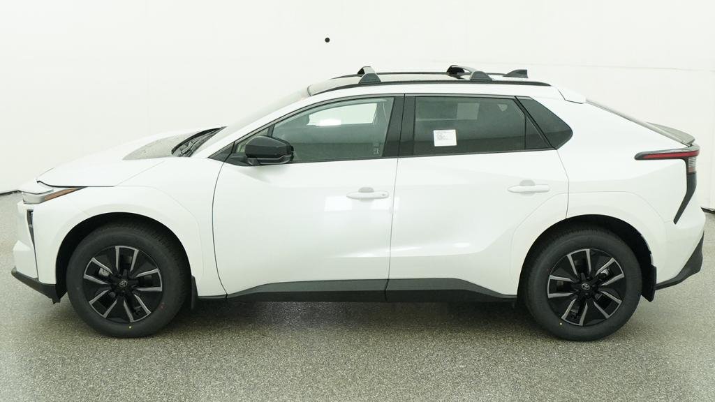 New 2026 Wind Chill Pearl Toyota XLE image 40