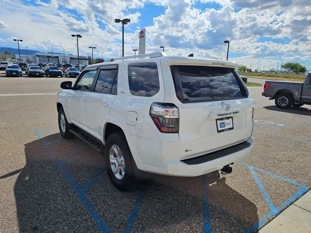 Used 2018 Super White Toyota SR5 image 9