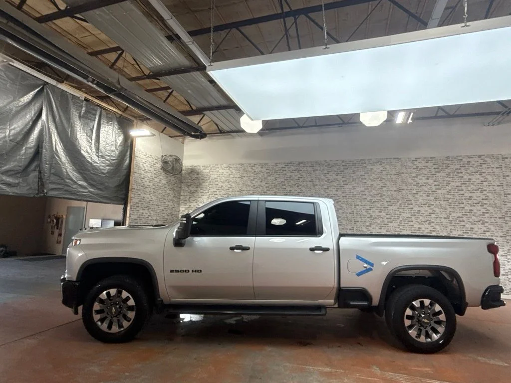 Used 2022 Silver Ice Metallic Chevrolet Custom image 4