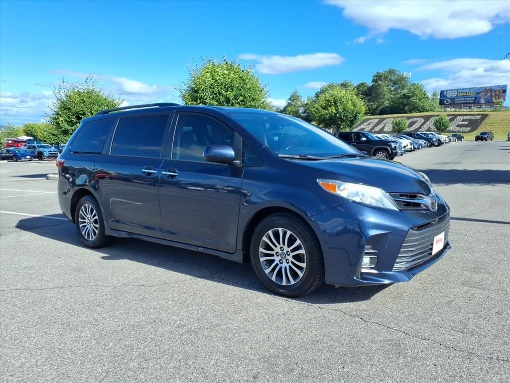 Used 2020 Beige Toyota XLE image 2