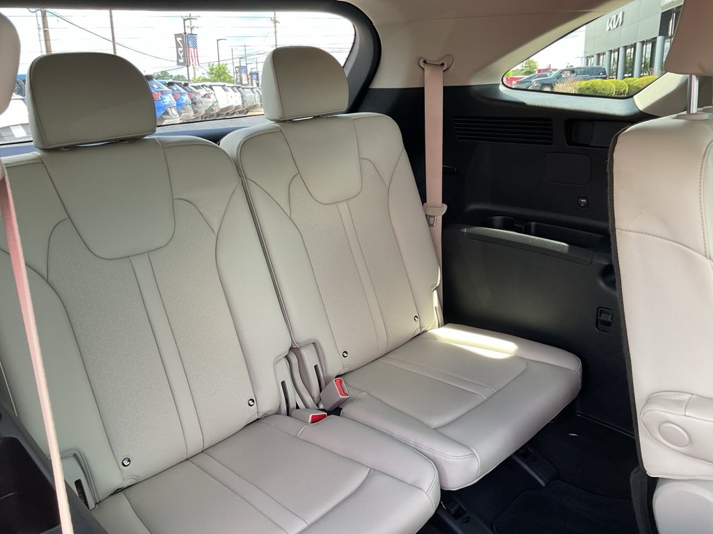 Used 2022 Runway Red Kia SX image 15