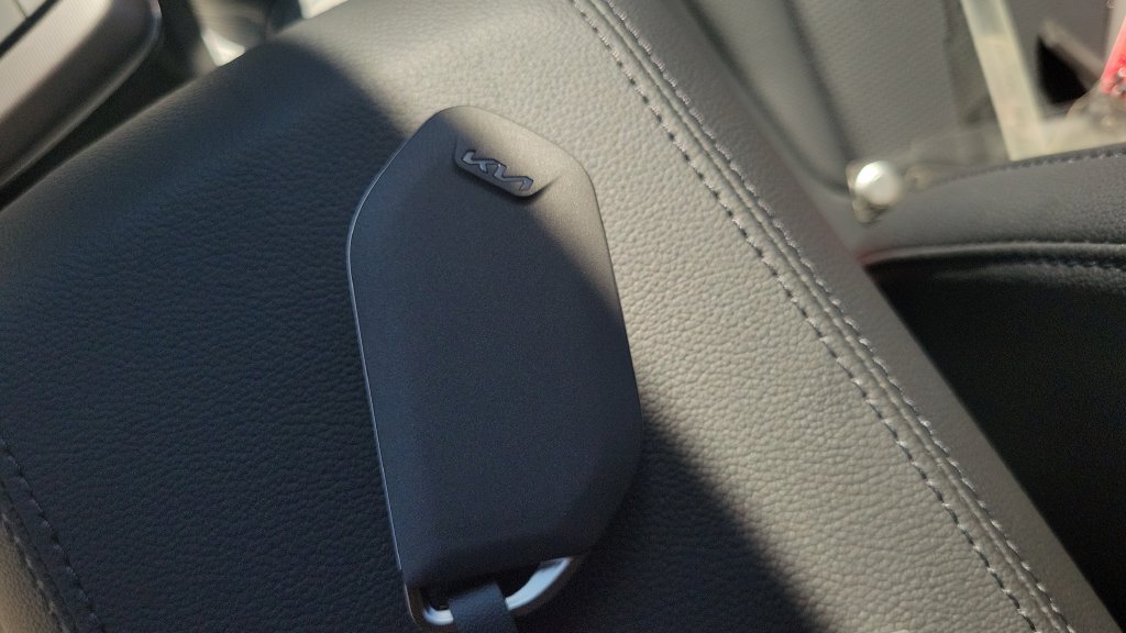 New 2027 Gravity Gray Kia EX image 23