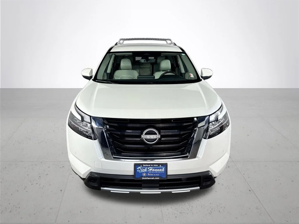 Used 2023 White Nissan SL image 3