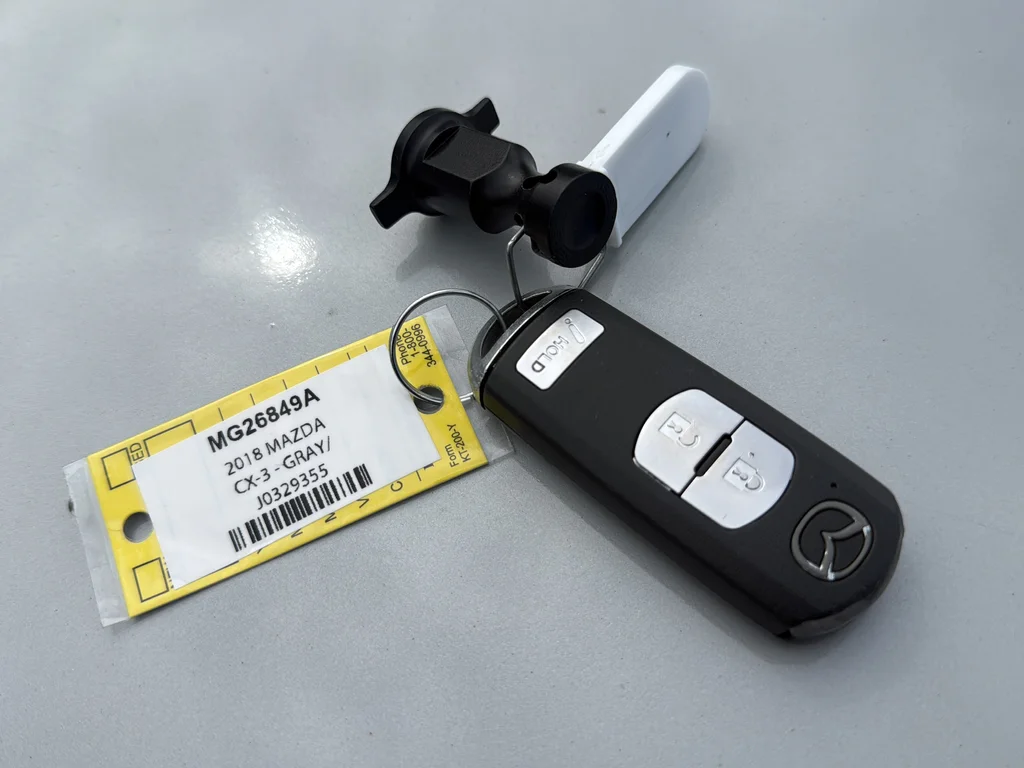 Used 2018 White Mazda Touring image 26