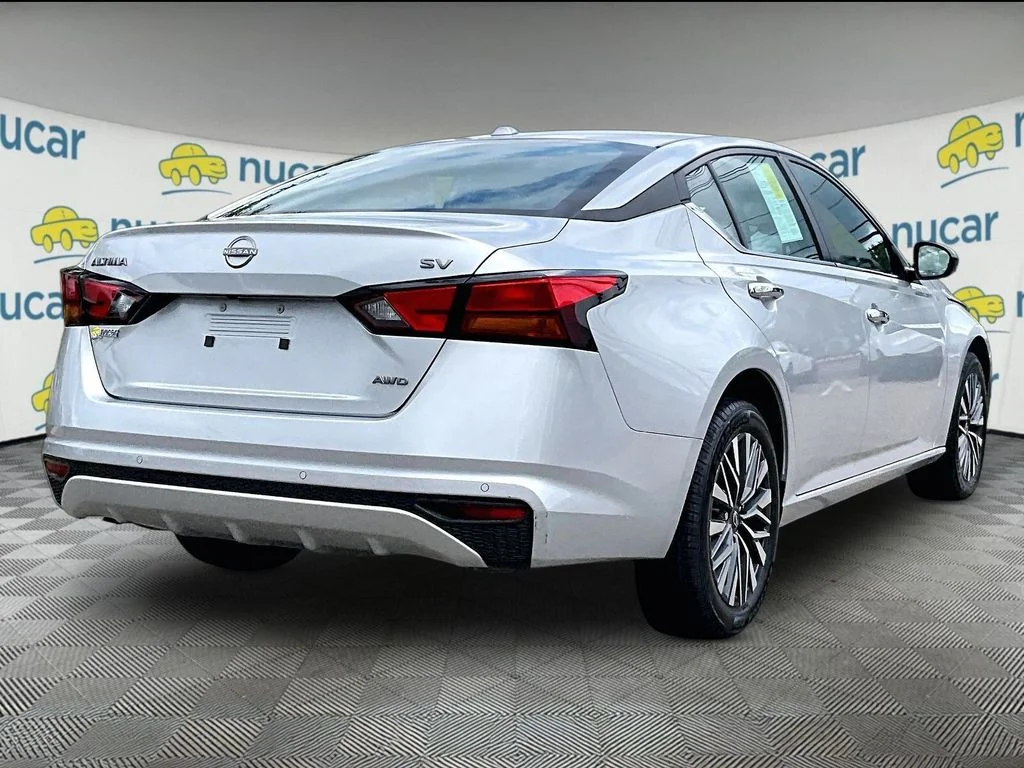 Certified Used 2024 Silver Nissan 2.5 SV image 6