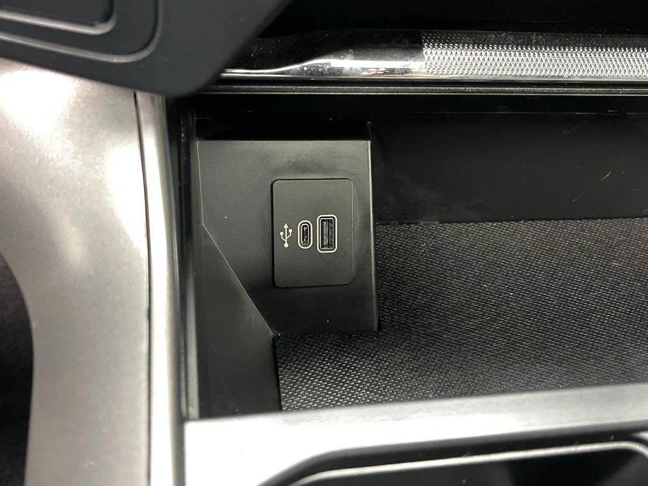 Used 2025 Black Ford LARIAT image 30