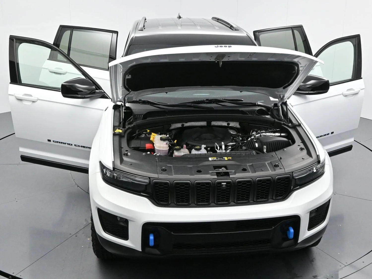 Used 2022 Bright White Clearcoat Jeep Trailhawk image 45